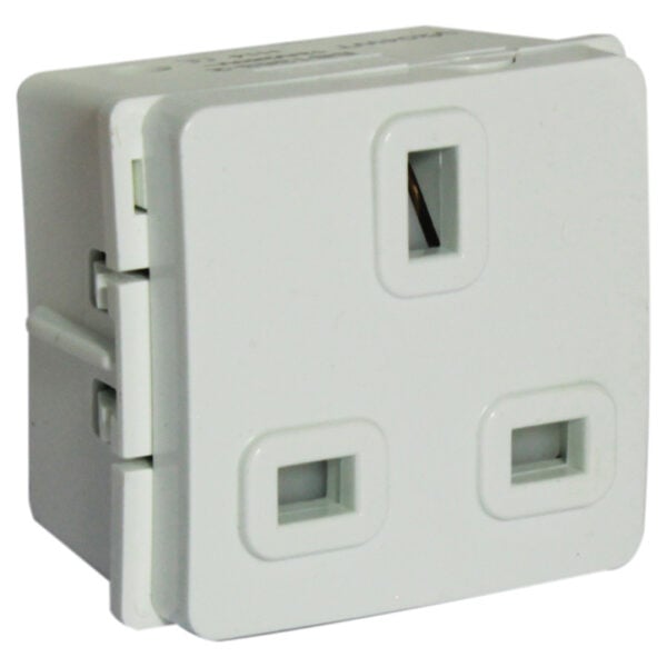 VETi - White 13A British Socket Outlet (V204WT)